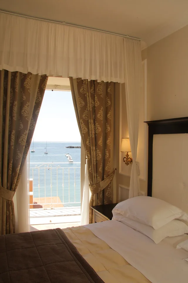 جناح جونيور بإطلالة على البحر بغرفة نوم واحدة مع أريكة، Hotel Miramare and Spa 4/8