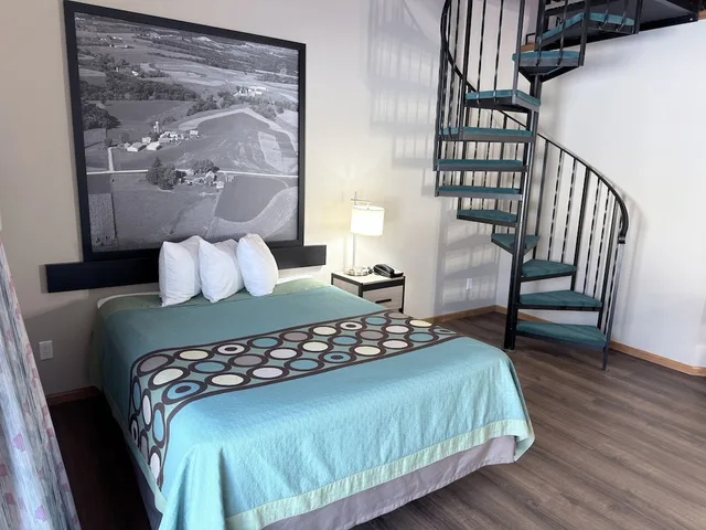جناح ديلوكس بسرير كينج وسرير كوين، Baymont Inn and Suites by Wyndham Platteville 1/10