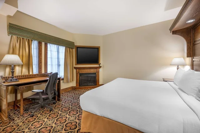 غرفة قياسية بسرير كينج، Best Western Premier Mariemont Inn 4/8