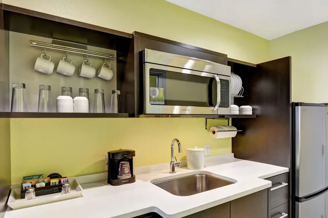 Studio, King Bed, Home2 Suites By Hilton Baytown 9/10