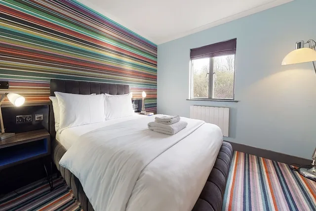 Club, King Bed, Pool Access، Village Hotel - Maidstone 7/10