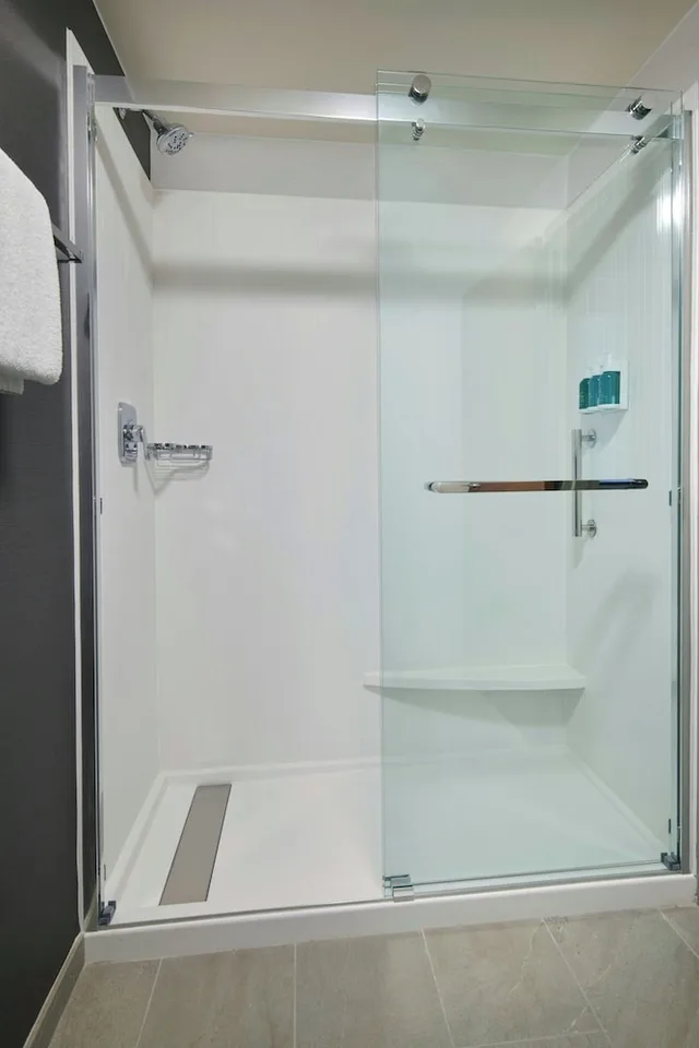 غرفة بسرير كينج مع أريكة لذوي الإعاقة، Courtyard Chicago Lincolnshire 5/5