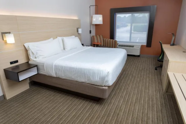 Suite, King Bed, Sofa, Accessible, Holiday Inn Express Hotel Suites Athens 1/2