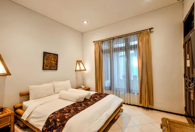 Standard, Double Bed, Rumah Mertua Heritage Yogyakarta 1/6