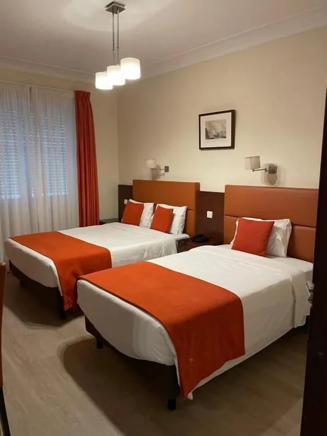 غرفة قياسية ثلاثية بسرير مزدوج مع أريكة، Pao de Acucar Hotel 2/3