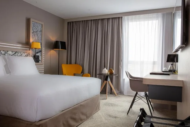 Room, Double Bed, with View, Hilton Garden Inn Tours France 2/3