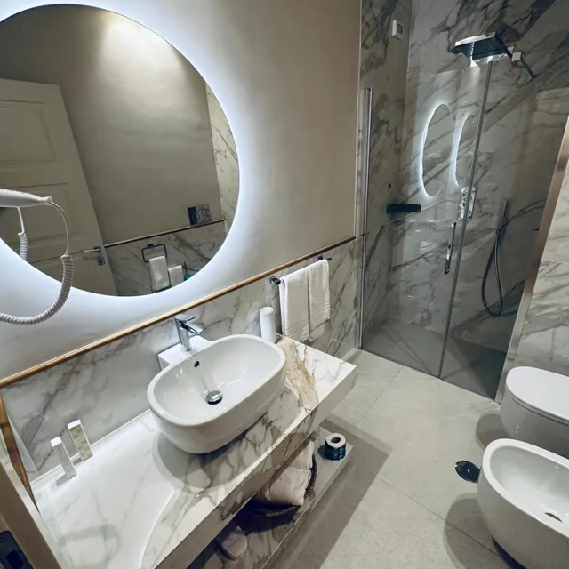 جناح جونيور بشرفة، Palazzo Bonomi 5/5