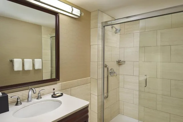 Traditional, King Bed, No Elevator, Ground Floor، Red Deer Resort & Casino 2/3