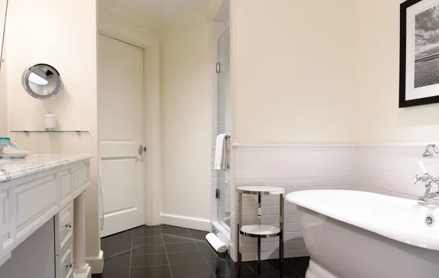 1 Bedroom, Suite, King Bed, Forest View, Sofa، Montage Palmetto Bluff 4/7