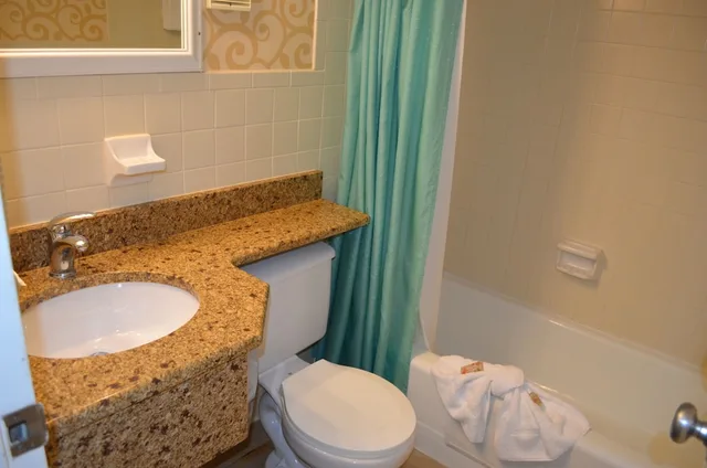 Room, 2 Queen Beds, Pool Side, Kitchen، Sun Viking Lodge 3/3