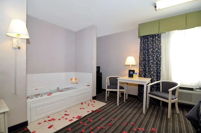 جناح بسرير كينج بحوض جاكوزي، Best Western Borger Inn 3/5