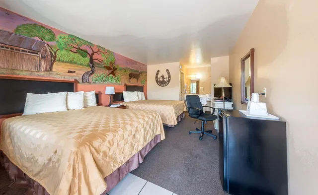 غرفة بسريرين كوين، Americas Best Value Inn The Legends Inn 1/4