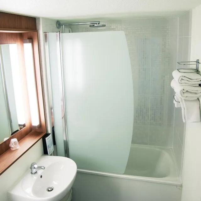 Room, Double Bed, Campanile Nantes Est Saint Sebastien Sur Loire 6/8
