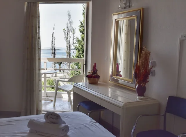 غرفة بسرير مزدوج بإطلالة على البحر، Theoxenia Hotel 6/10