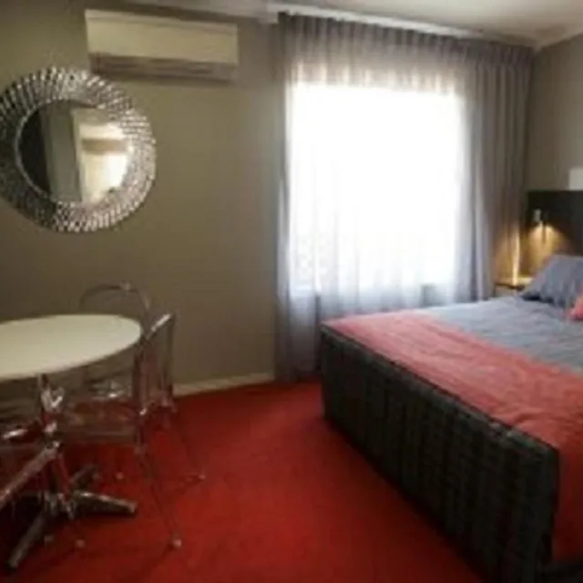 2 Bedrooms, Semi Room, Unit، Cattlemans Country Motor Inn & Serviced Apartments 2/6