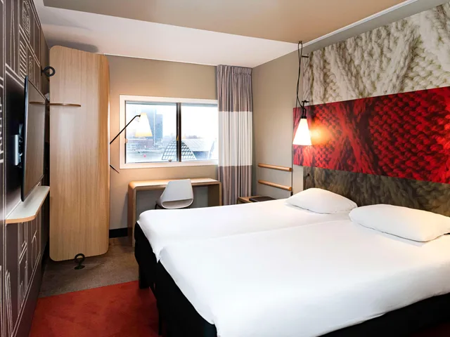 غرفة قياسية بسريرين منفصلين، Ibis Amsterdam Centre Hotel 2/8