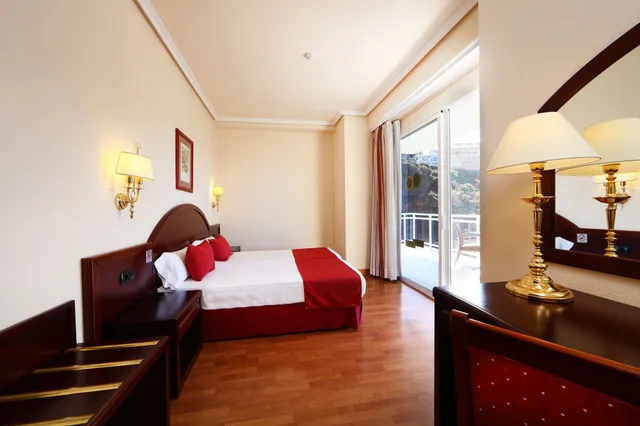 غرفة قياسية بسريرين منفصلين بإطلالة على البحر، Bahia Principe Sunlight San Felipe 4/8