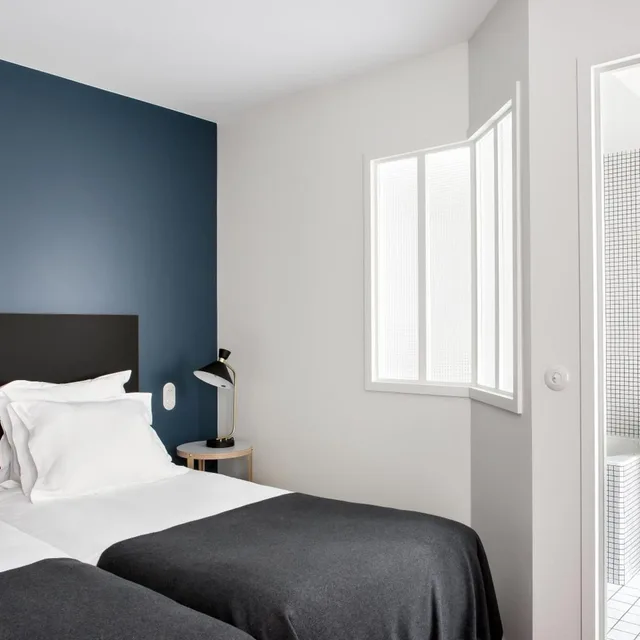 Standard, Single, New Hotel Le Voltaire 2/5