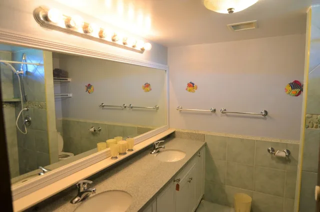 شقة فاخرة بسرير كينج مع أريكة، Sapphire Beach Resort 2/2
