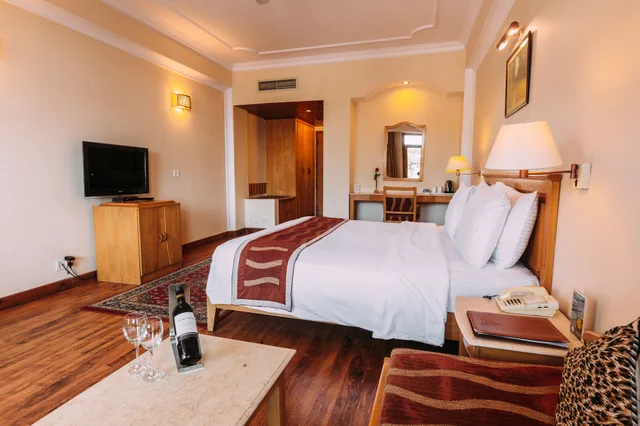 Super, Deluxe, Double Bed, Small Balcony, Bathtub، Willow Banks 3/9