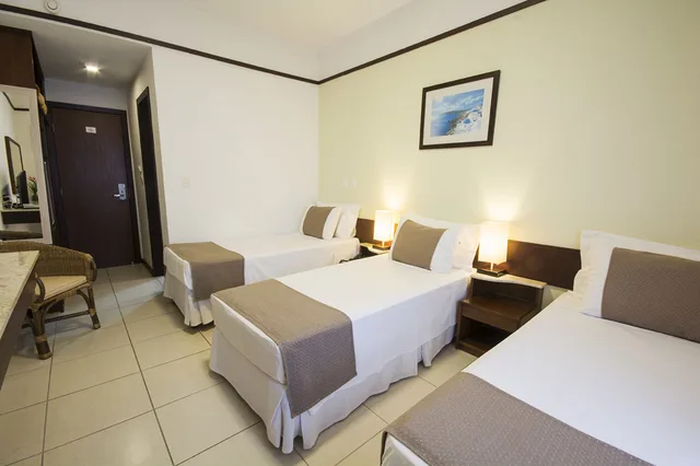 غرفة قياسية ثلاثية بسرير مزدوج وسرير فردي، Hotel Ilhas da Grécia 2/4