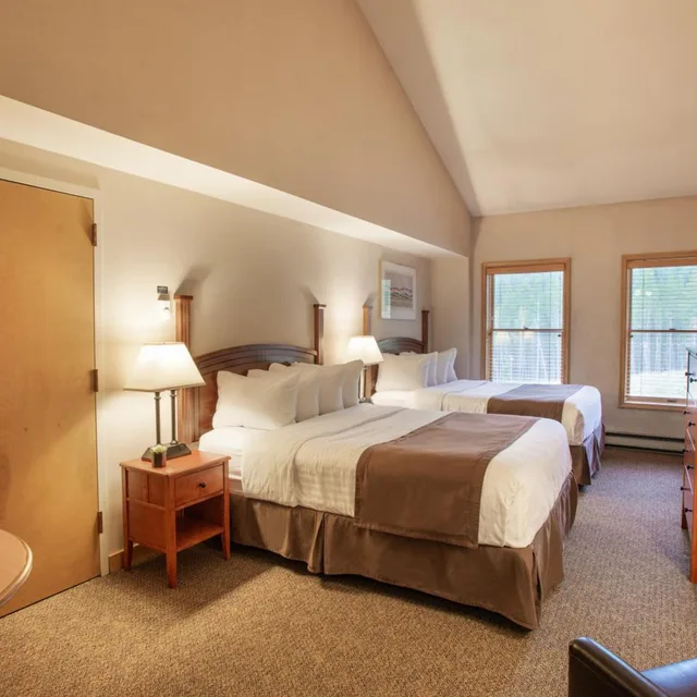 Room, 2 Queen Beds, The Vintage Hotel 4/7