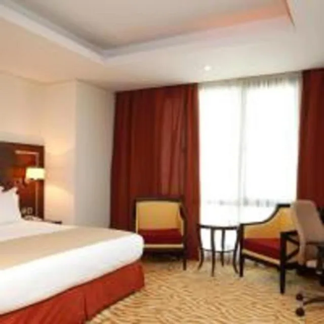 Premium, Holiday Inn Olaya 2/8