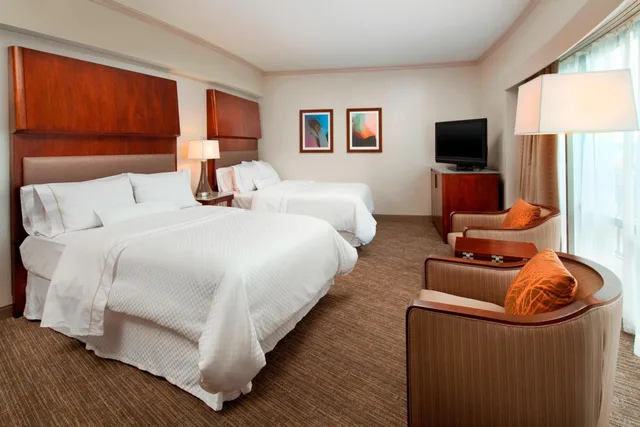 غرفة بريميوم بسريرين مزدوجين بإطلالة على المدينة في طابق مرتفع، WESTIN - SEATTLE 3/8