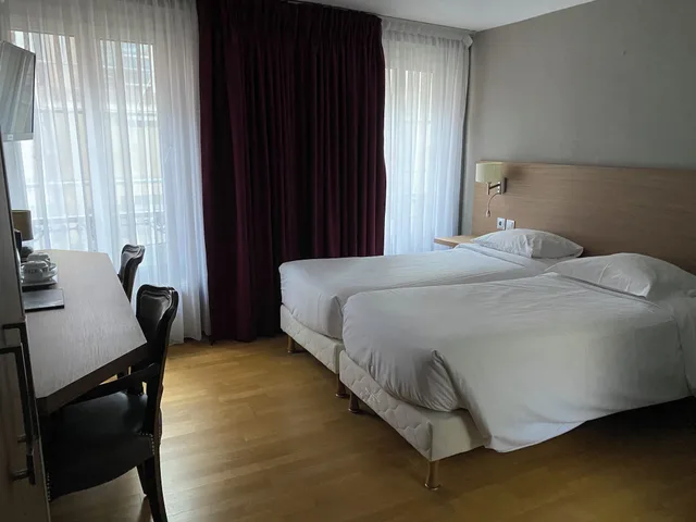 غرفة كلاسيكية بسريرين منفصلين، HOTEL AU CERF D'OR 1/8