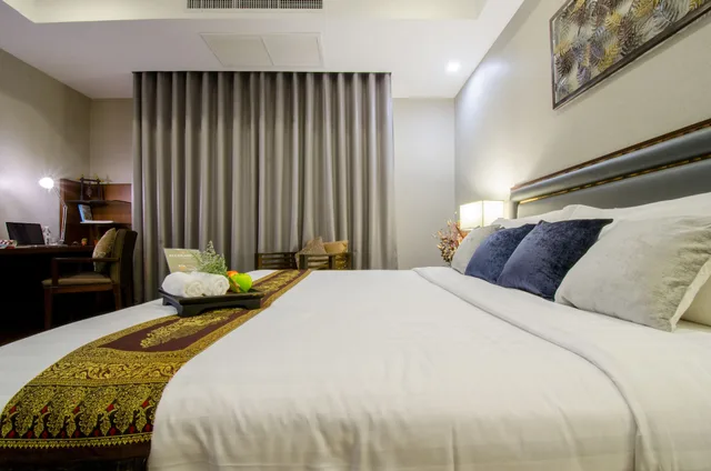 جناح تنفيذي بسرير كينج بشرفة، Grand Mercure Bangkok Asoke Residence 2/10