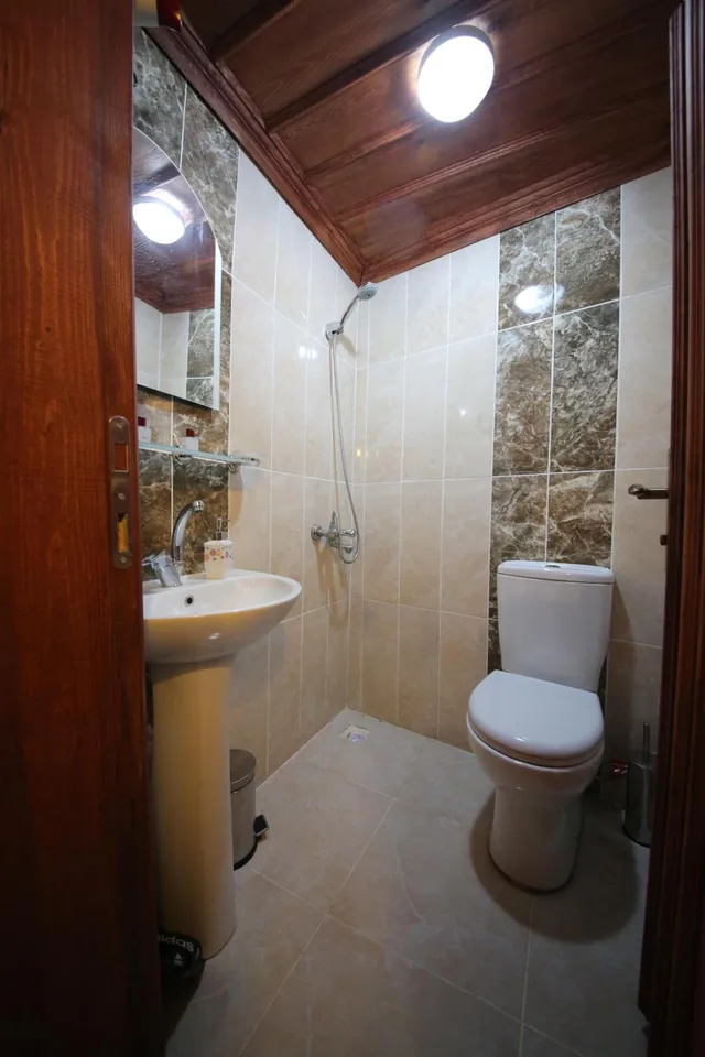 غرفة عائلية بحمام خاص، Avcioglu Konak Otel 4/4