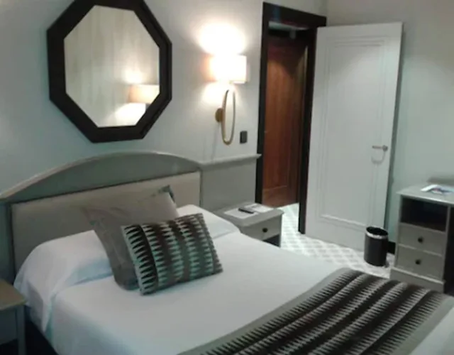 Single Room, Hotel Bahia 15/17