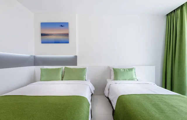 Green, Family, Twin Beds, Partial Sea View، Aimi Jeju Beach Hotel 2/8