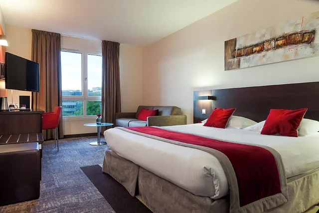 غرفة بريميوم بسرير كوين بإطلالة على البحيرة، Holiday Inn Strasbourg Nord 1/6