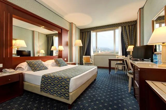 غرفة متصلة قياسية بسرير كينج وثلاثة أسرّة، Best Western Ctc Hotel Verona 2/6