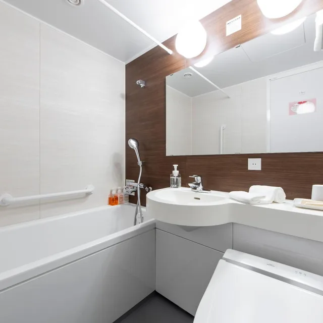 غرفة بسريرين منفصلين بشرفة، Hotel New Port Yokosuka 10/10