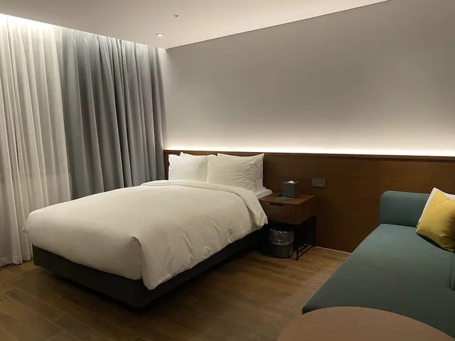 Deluxe, Single, Double Bed, The Marevo 1/4