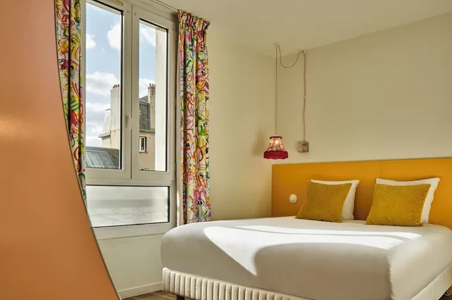 Arty, Queen Bed، Artyster Le Mans 2/8