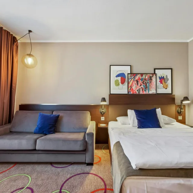 غرفة عائلية ثلاثية مع أريكة، Leonardo Hotel Hannover Medical Park 5/8