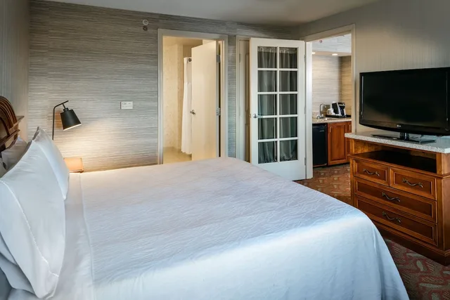 Suite, King Bed, Accessible, Hilton Garden Inn Tri-Cities Kennewick 2/9