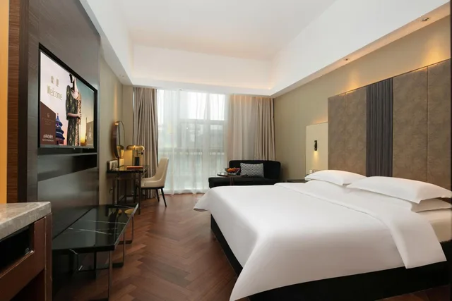 Business, Queen Bed, Metropolo Zhenjiang Railway Station Wanda Square 1/7