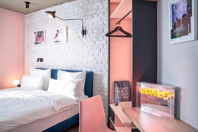 Space, Urban, King Bed، URBAN LOFT Cologne 1/2