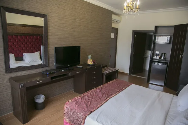 Standard King Room:، QUEENS SUITE HOTEL 3/4