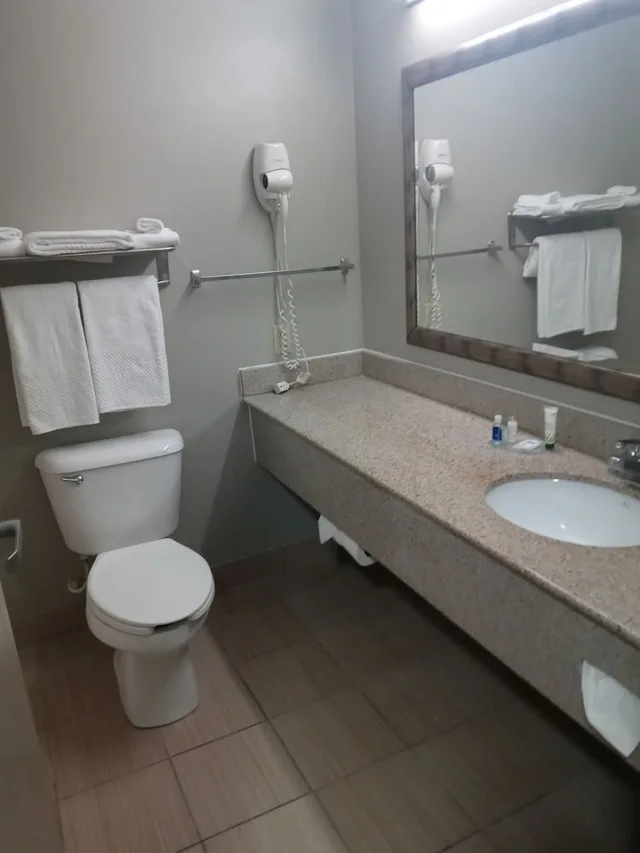 غرفة قياسية بسريرين كوين، Clarion Pointe Evansville North 4/4