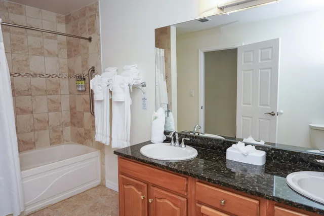 غرفة قياسية بسرير فردي، Holiday Inn Resort Grand Cayman, an IHG Hotel 1/3