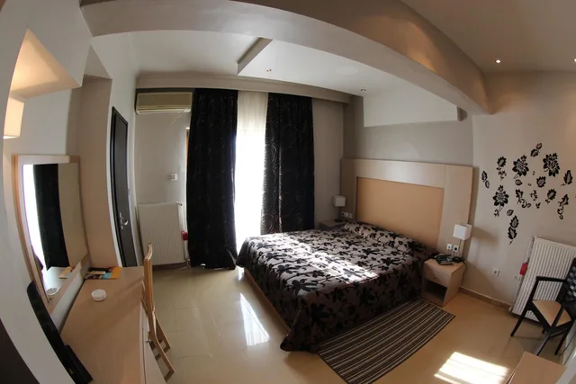 Room, Double Bed, Four Seasons Skg Thessaloniki 6/10