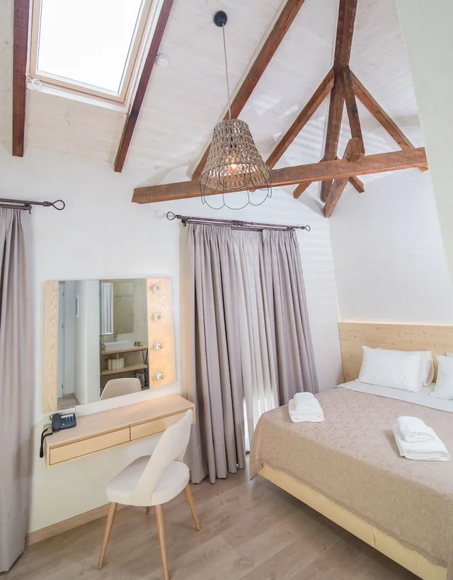 لوفت بسرير مزدوج، Panellinion Luxury Rooms 1/8