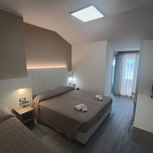غرفة سوبيريور ثلاثية بإطلالة على البحر، Hotel Cannes 3/7