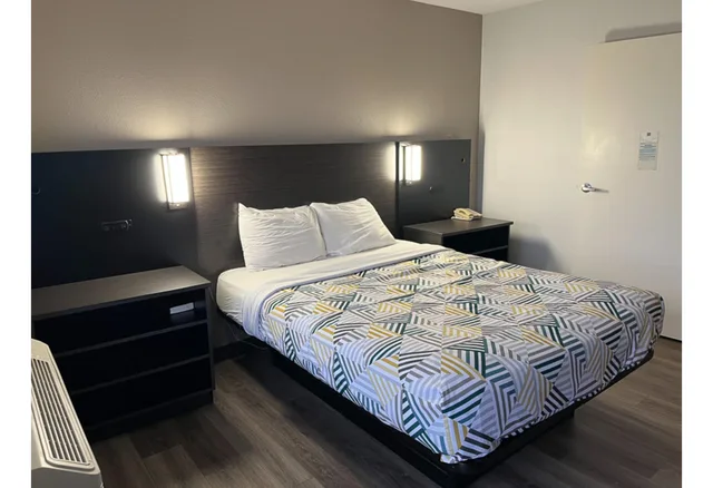 غرفة بسرير كينج للمدخنين، Motel6 Elkton, MD 2/3
