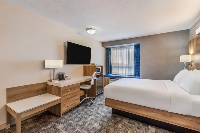 غرفة ديلوكس بسرير كوين، Microtel Inn Suites By Wyndham Timmins 1/10